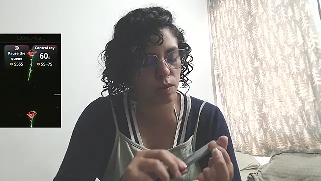 Anne purple online show from 09-15-25, 03:23