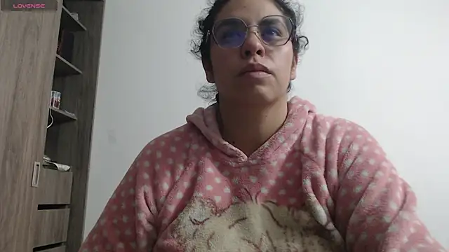 Anne purple online show from 11-18-25, 04:11