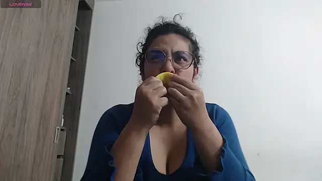 Anne purple online show from 11-27-25, 03:47