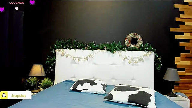 Snapshot of Julianna_Jami chatting on 12-12-24, 09:37 Julianna Jami online show from 12-12-24, 09:37