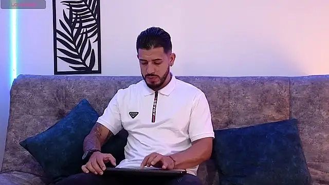 Snapshot of Bruno_Mattos chatting on 12-24-24, 06:06 Bruno Mattos online show from 12-24-24, 06:06