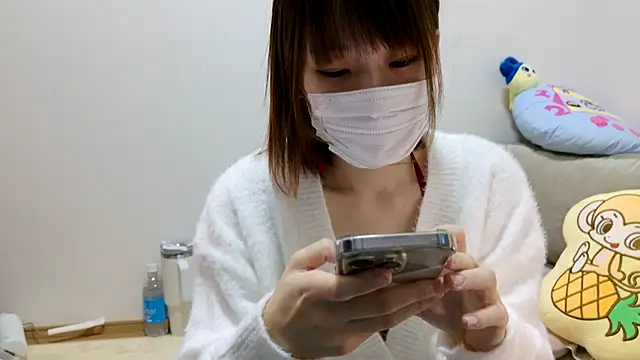 Snapshot of hi---chan- chatting on 12-19-24, 01:28 hi---chan- online show from 12-19-24, 01:28