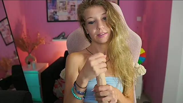 missicute online show from 09-13-25, 07:02