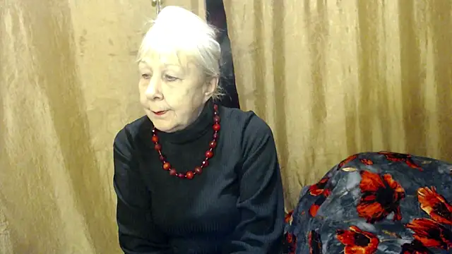 Snapshot of _Estelitta_5 chatting on 03-17-25, 06:00  Estelitta 5 online show from 03-17-25, 06:00