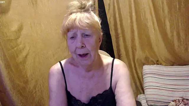 Snapshot of _Estelitta_5 chatting on 10-15-25, 03:56  Estelitta 5 online show from 10-15-25, 03:56