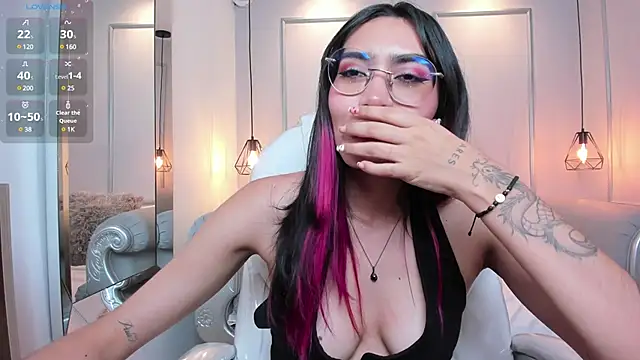 AzuraKindong online show from 03-04-25, 01:23