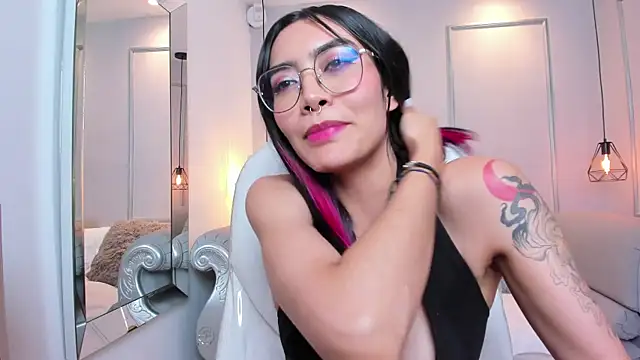 AzuraKindong online show from 03-20-25, 01:46