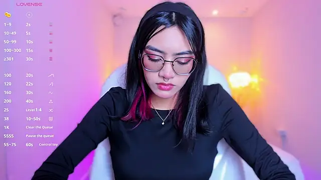 AzuraKindong online show from 03-31-26, 07:14