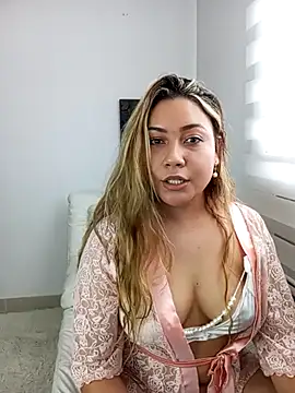 Snapshot of Lufer_doll chatting on 03-01-25, 07:59 Lufer doll online show from 03-01-25, 07:59