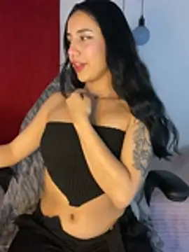 Snapshot of Steph_x chatting on 07-12-26, 12:23 Steph x online show from 07-12-26, 12:23