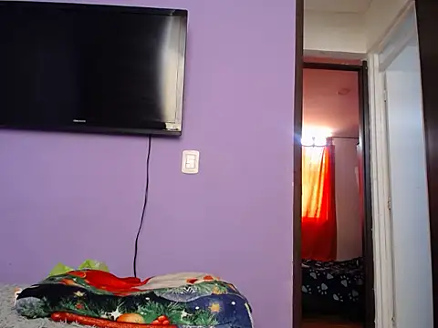 Laura martin  online show from 10-22-25, 03:34