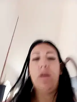 Laura martin  online show from 04-15-26, 01:18