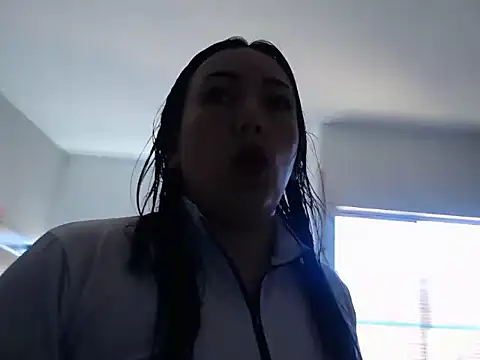 Laura martin  online show from 07-28-26, 01:32
