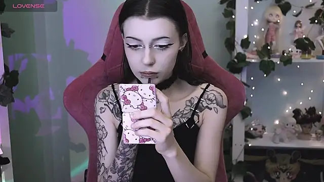 prettybones online show from 06-04-26, 11:33