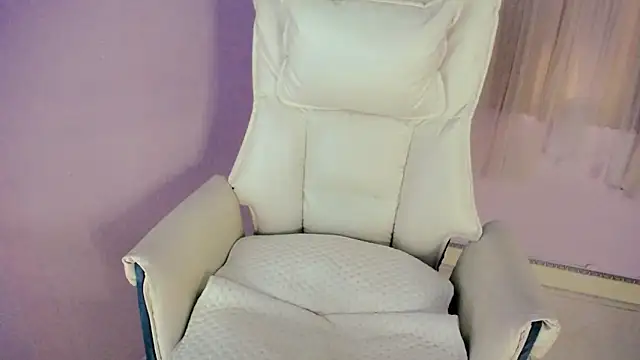   18Angel   online show from 10-28-25, 06:50