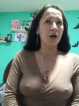 emilypoppy3 online show from 12-18-24, 04:39