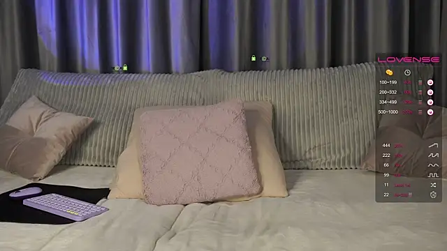 delicateflowerr online show from 02-12-26, 06:14