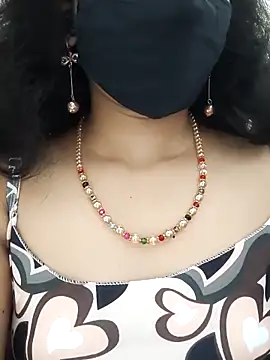 Snapshot of Angleannie chatting on 10-14-25, 04:13 Angleannie online show from 10-14-25, 04:13