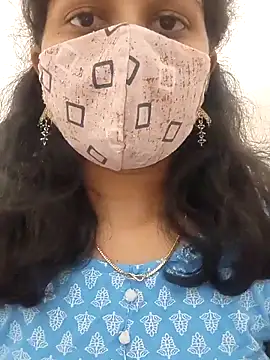 Snapshot of Angleannie chatting on 10-28-25, 02:20 Angleannie online show from 10-28-25, 02:20