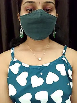 Angleannie online show from 05-19-26, 01:06