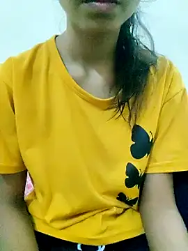 Snapshot of Kumkum_36 chatting on 02-06-25, 04:53 Kumkum 36 online show from 02-06-25, 04:53