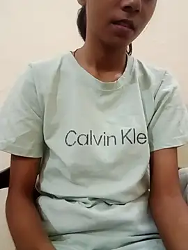 Snapshot of Kumkum_36 chatting on 10-16-25, 04:24 Kumkum 36 online show from 10-16-25, 04:24
