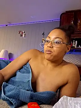 Snapshot of samone9 chatting on 12-22-24, 03:11 samone9 online show from 12-22-24, 03:11