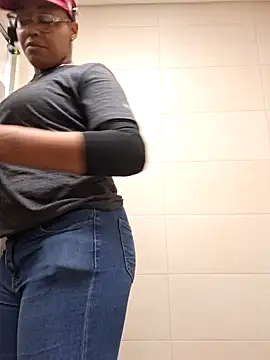 Snapshot of samone9 chatting on 02-03-25, 02:25 samone9 online show from 02-03-25, 02:25