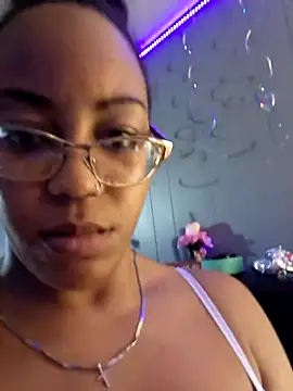 Snapshot of samone9 chatting on 02-14-25, 05:30 samone9 online show from 02-14-25, 05:30