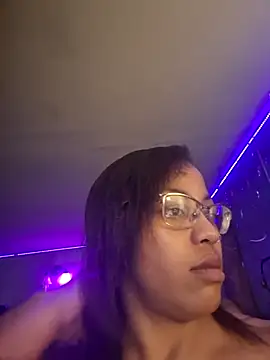 Snapshot of samone9 chatting on 03-17-25, 05:05 samone9 online show from 03-17-25, 05:05