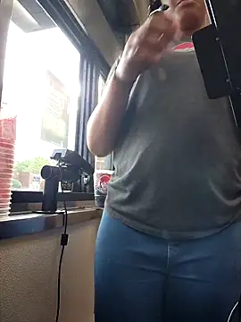 Snapshot of samone9 chatting on 10-15-25, 01:55 samone9 online show from 10-15-25, 01:55