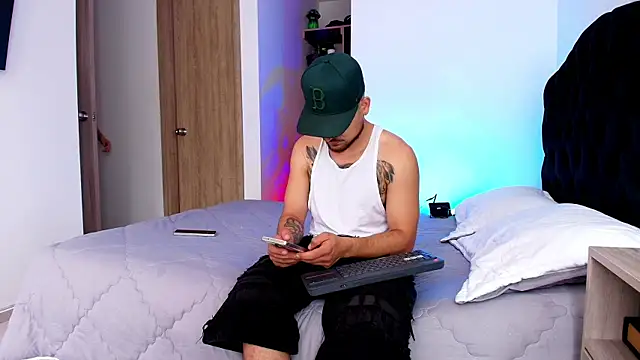 Aron-santoro online show from 07-09-26, 04:33