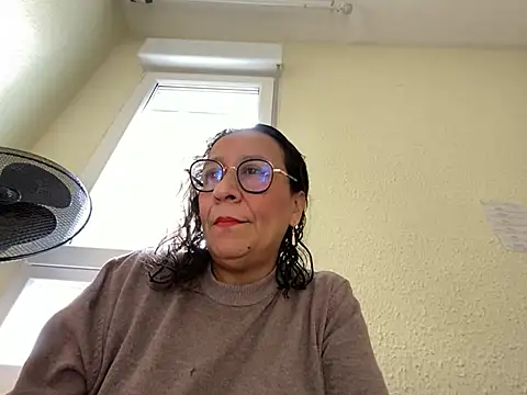 Snapshot of sweeviolet chatting on 12-18-24, 01:12 sweeviolet online show from 12-18-24, 01:12