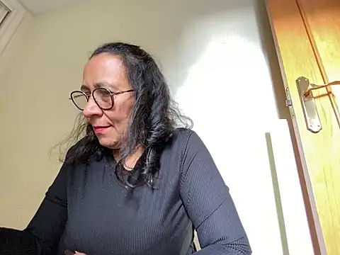 Snapshot of sweeviolet chatting on 01-23-25, 02:17 sweeviolet online show from 01-23-25, 02:17