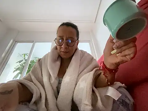 Snapshot of sweeviolet chatting on 02-09-25, 08:54 sweeviolet online show from 02-09-25, 08:54