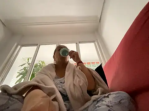 Snapshot of sweeviolet chatting on 03-02-25, 09:42 sweeviolet online show from 03-02-25, 09:42