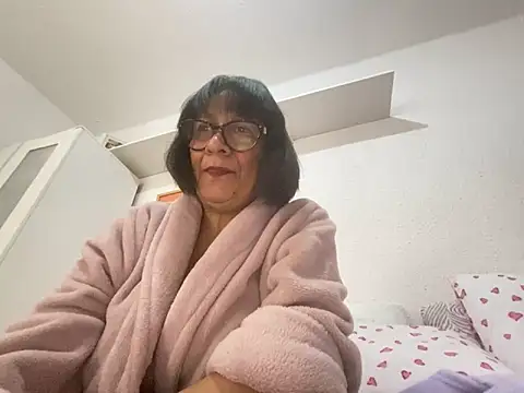Snapshot of sweeviolet chatting on 05-01-26, 03:27 sweeviolet online show from 05-01-26, 03:27