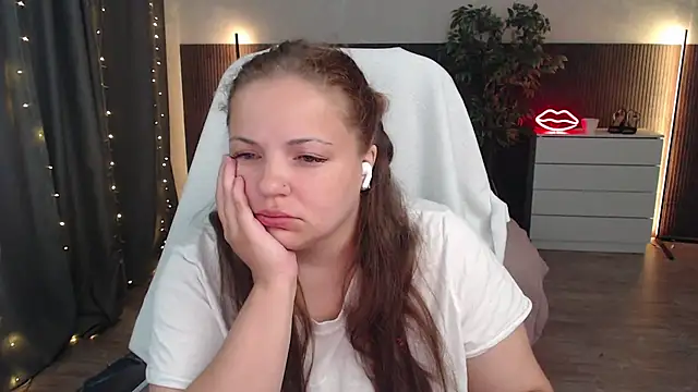Crazyy girl  online show from 07-07-26, 07:23