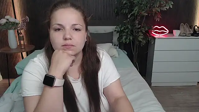 Crazyy girl  online show from 07-10-26, 04:39