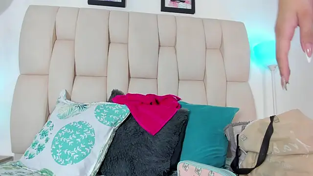 KristalFoxx online show from 01-10-26, 11:01