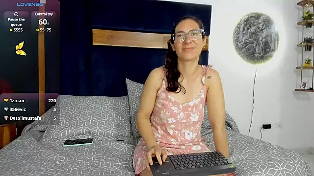 Snapshot of Andromeda-jade chatting on 12-28-24, 08:16 Andromeda-jade online show from 12-28-24, 08:16