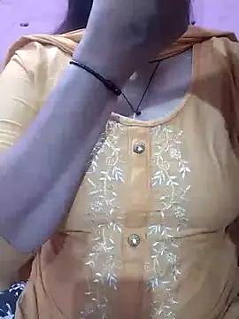 Snapshot of Cute_nidhi chatting on 12-04-24, 04:27 Cute nidhi online show from 12-04-24, 04:27