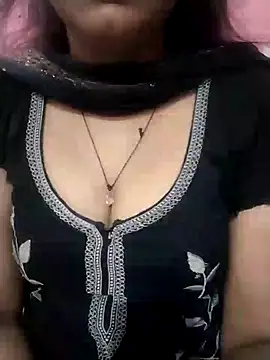 Snapshot of Cute_nidhi chatting on 01-04-25, 05:27 Cute nidhi online show from 01-04-25, 05:27