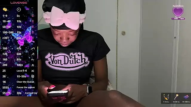 Snapshot of minimama69 chatting on 03-31-26, 08:59 minimama69 online show from 03-31-26, 08:59