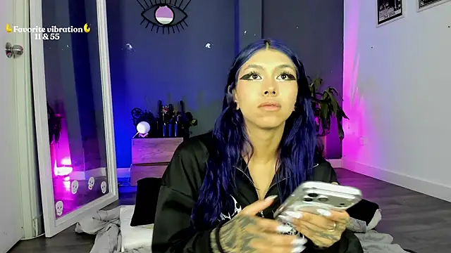 Raven Witch  online show from 05-04-26, 06:15