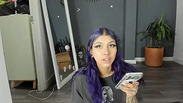 Raven Witch  online show from 06-10-26, 06:07
