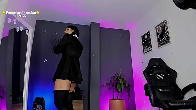 Raven Witch  online show from 06-27-26, 12:33