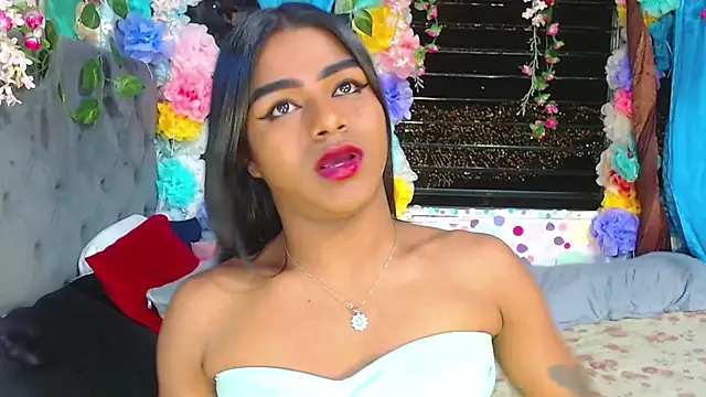 Karly coffe online show from 10-20-25, 04:57