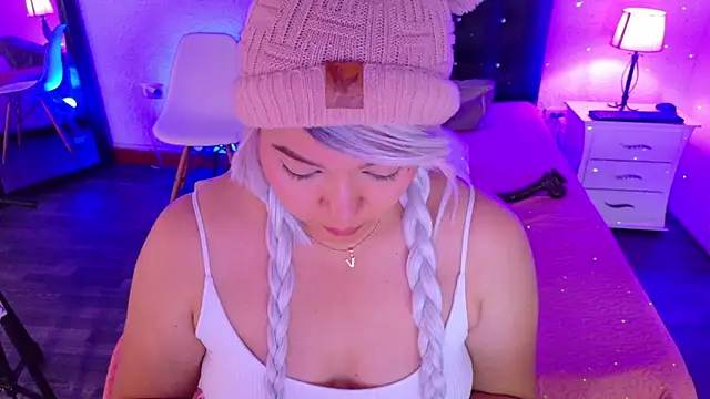 Snapshot of Cuckold_lover69 chatting on 02-22-25, 09:56 Cuckold lover69 online show from 02-22-25, 09:56