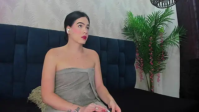 Ammy Connor1 online show from 12-15-25, 08:35